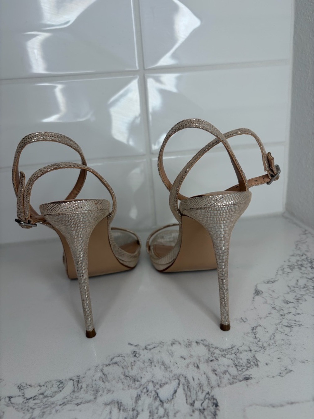 Steve Madden Gold Heels Strappy Stiletto Sandals Ankle Strap Wedding Size 7.5 - Picture 8 of 8